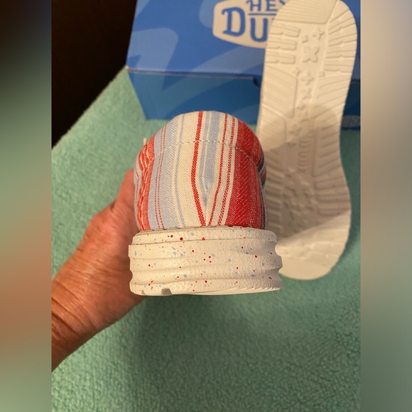 Hey Dude Womens Wendy size 9 red grey white NWT and box - Picture 3 of 6